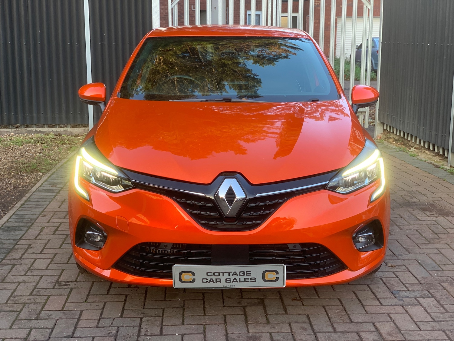 Used Renault Clio 2019 for sale - 76946031: Photo 4