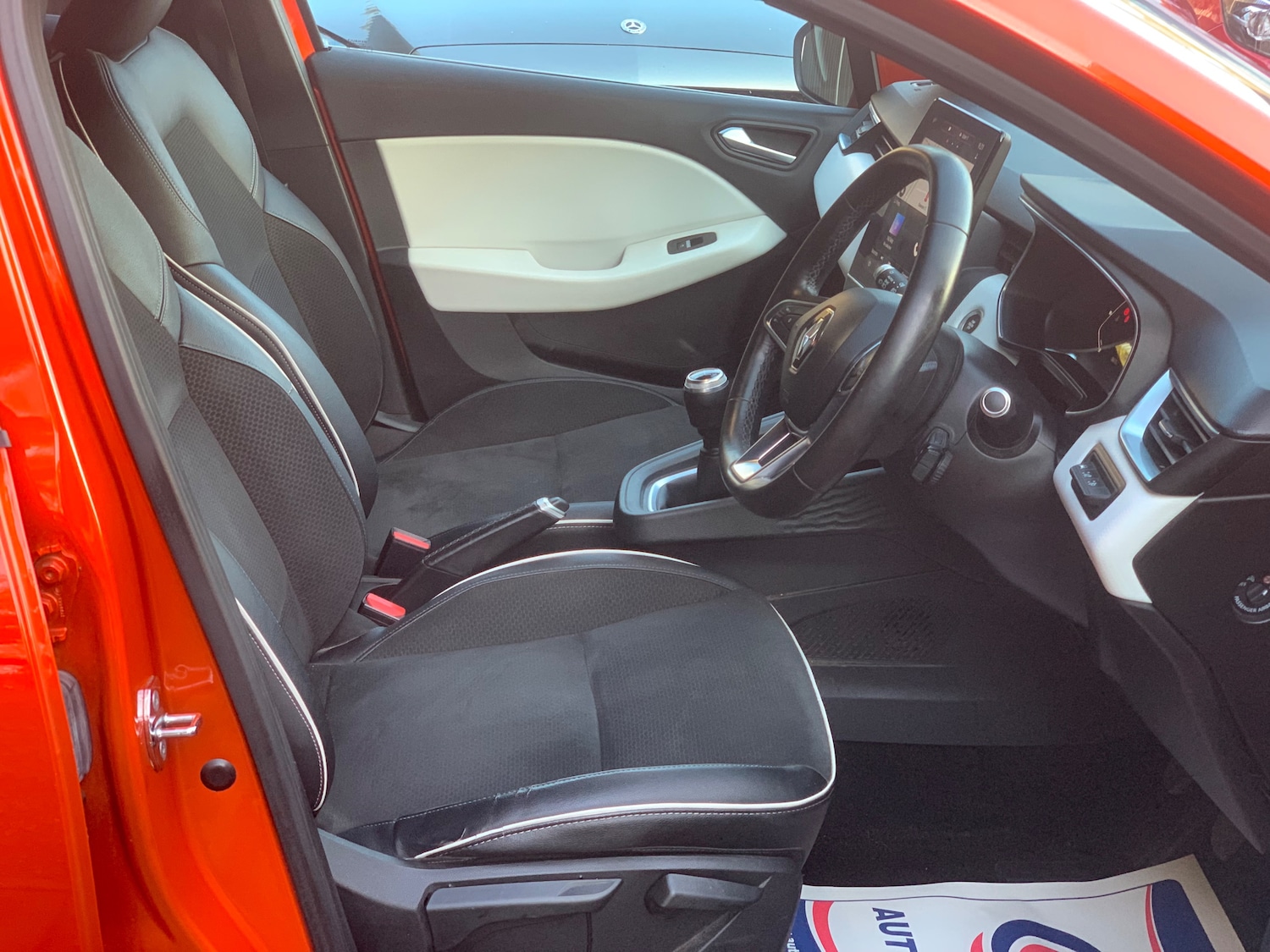 Used Renault Clio 2019 for sale - 76946031: Photo 8