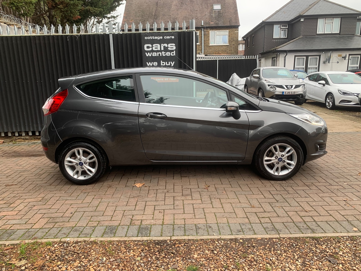 Used Ford Fiesta 2016 for sale - 76518075: Photo 2