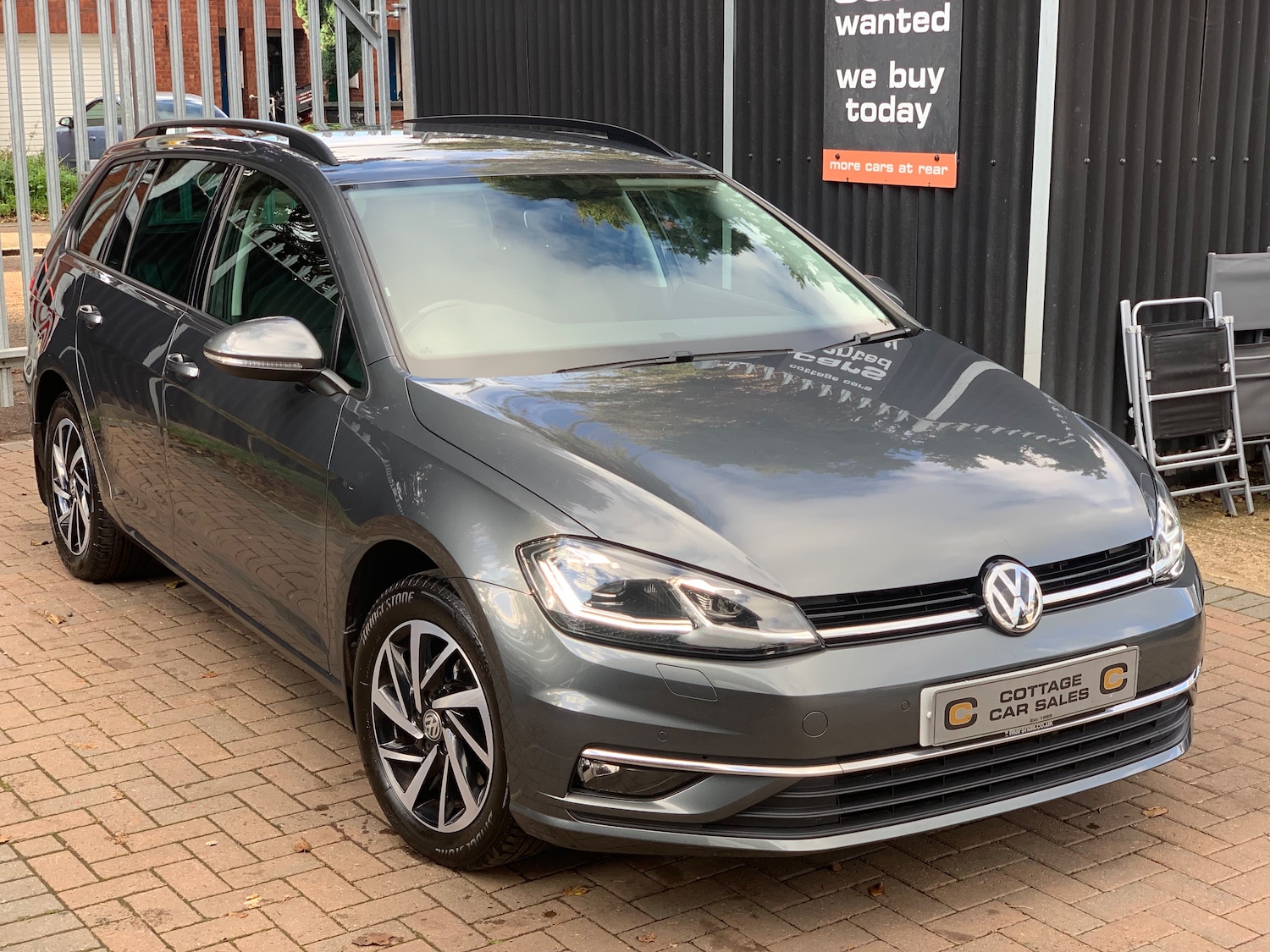 Used Volkswagen Golf 2020 for sale - 76520182: Photo 2