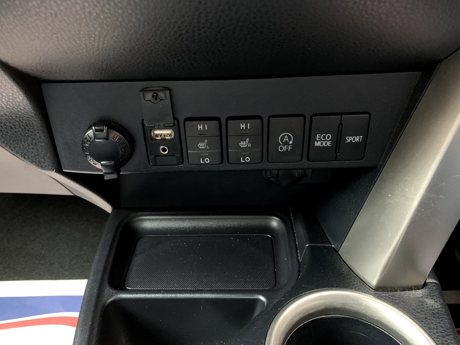 Used Toyota RAV4 2015 for sale - 77665997: Photo 19