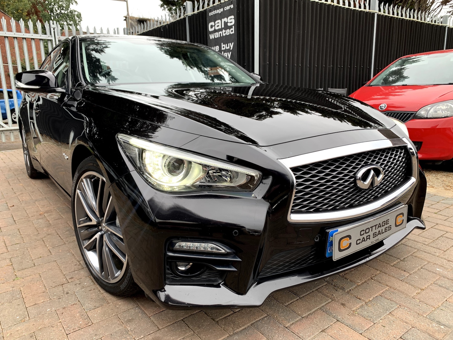 Used Infiniti Q50 2015 for sale - 76206611: Photo 2