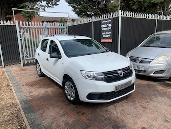 Used Dacia Sandero 2017 for sale - 79423651: Photo