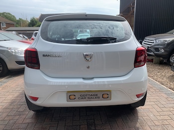 Used Dacia Sandero 2017 for sale - 79423651: Photo