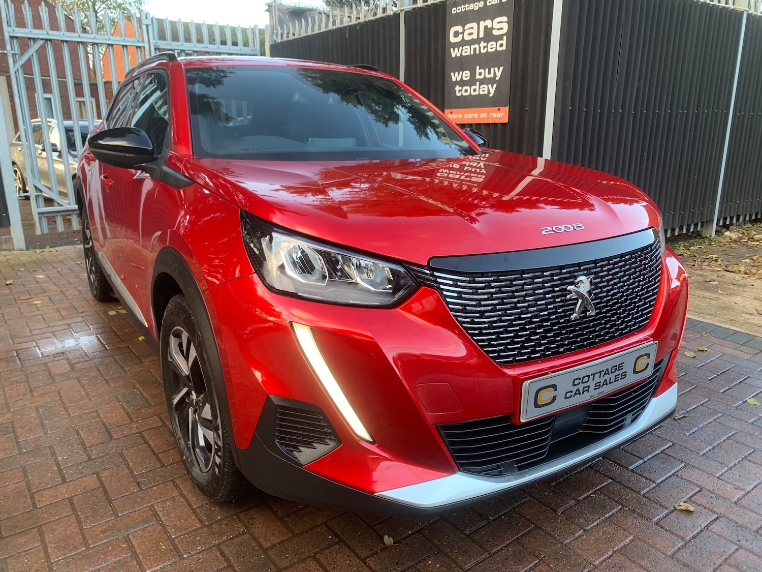 Used Peugeot 2008 2023 for sale - 76905162: Photo 1