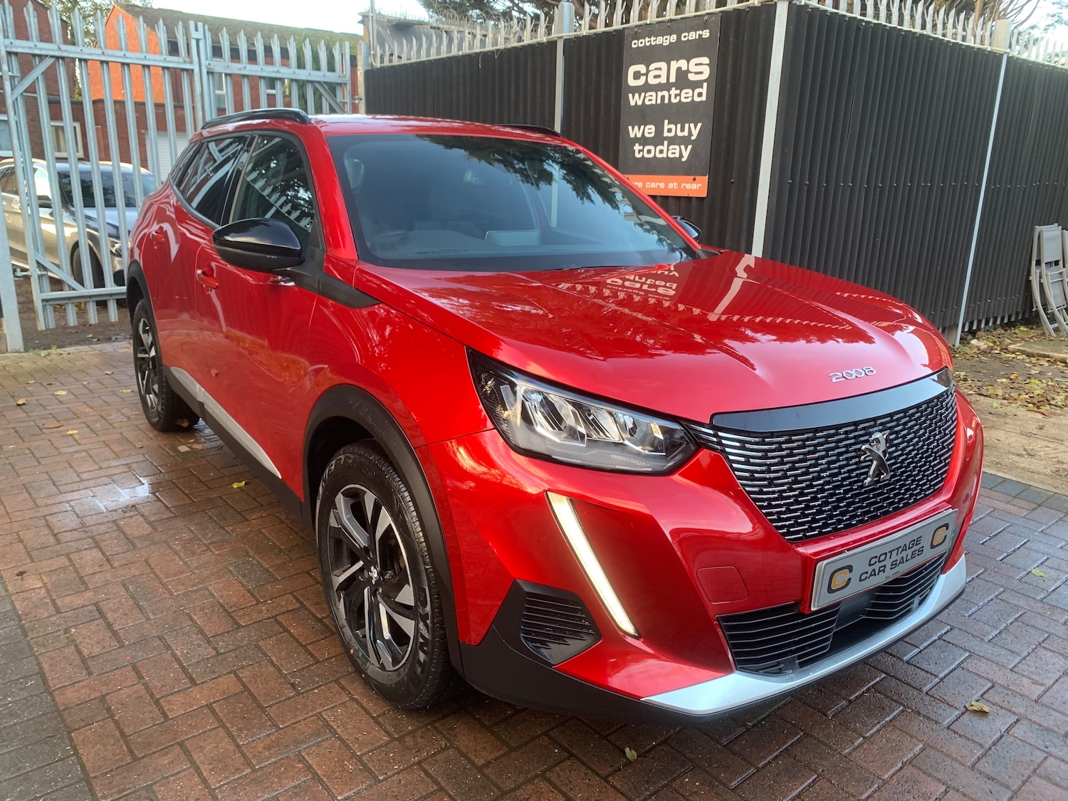 Used Peugeot 2008 2023 for sale - 76905162: Photo 2