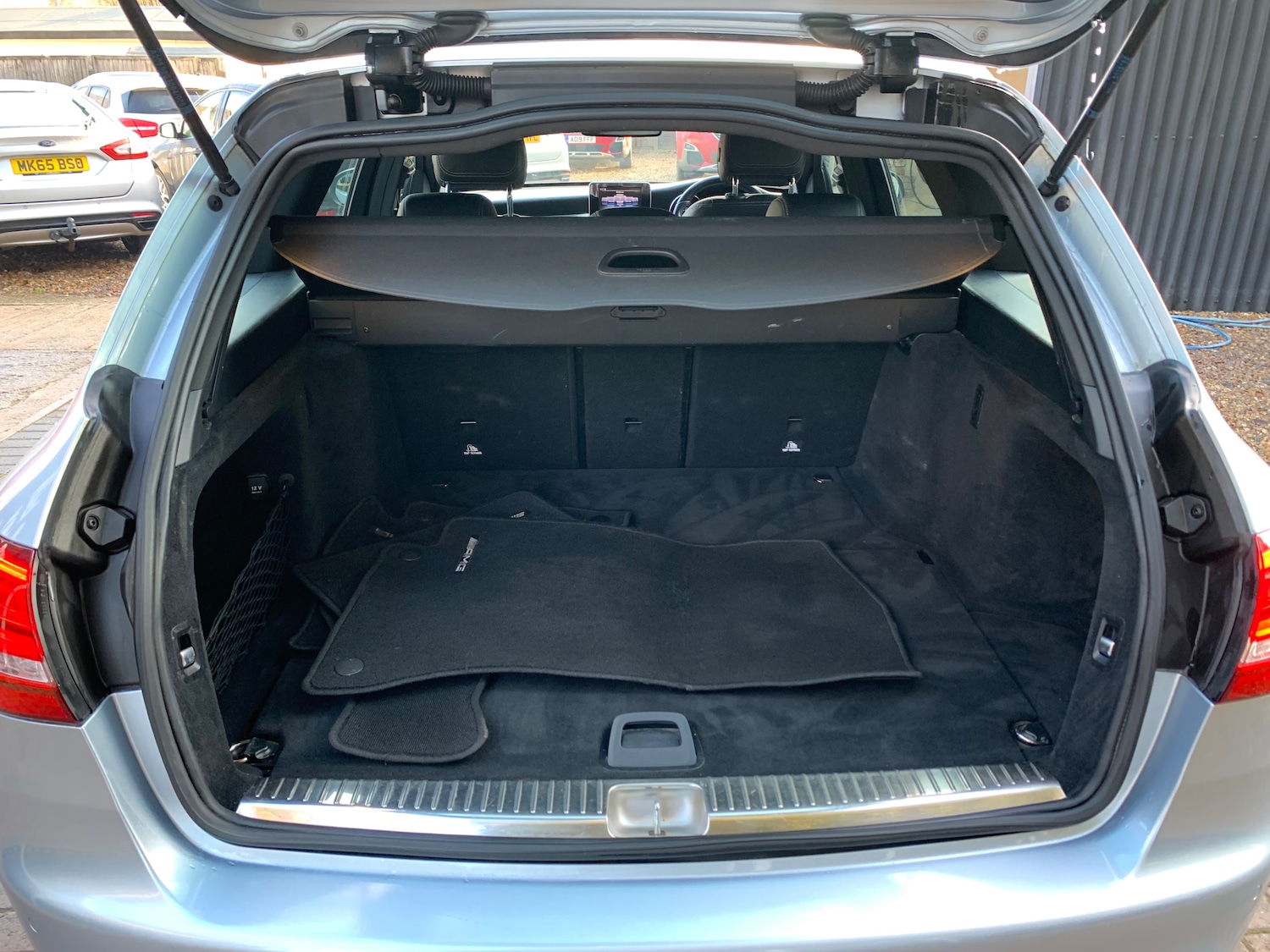 Used Mercedes-Benz C Class 2017 for sale - 77364112: Photo 8