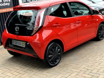 Used Toyota AYGO 2016 for sale - 76625561: Photo