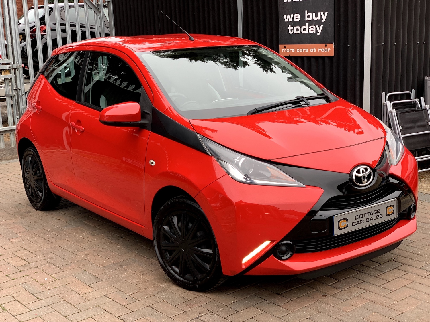 Used Toyota AYGO 2016 for sale - 76625561: Photo 4