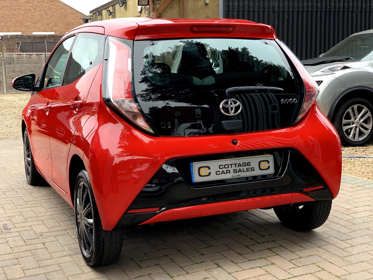 Used Toyota AYGO 2016 for sale - 76625561: Photo 6