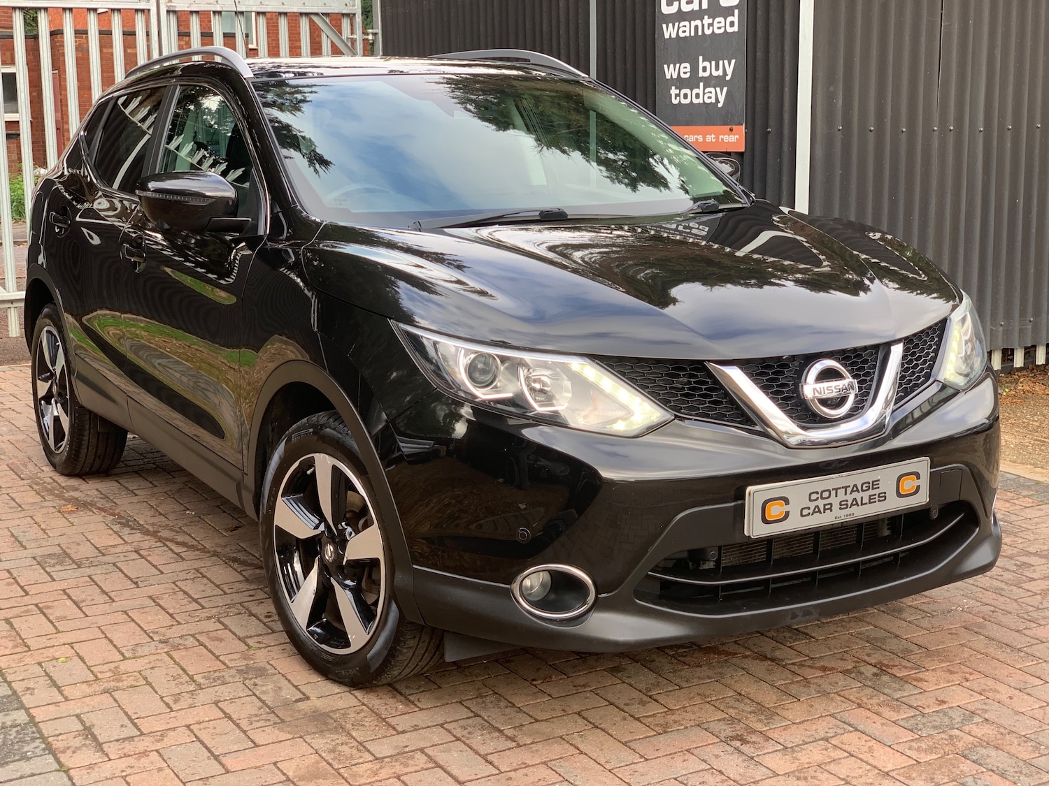 Used Nissan Qashqai 2016 for sale - 76330373: Photo 1
