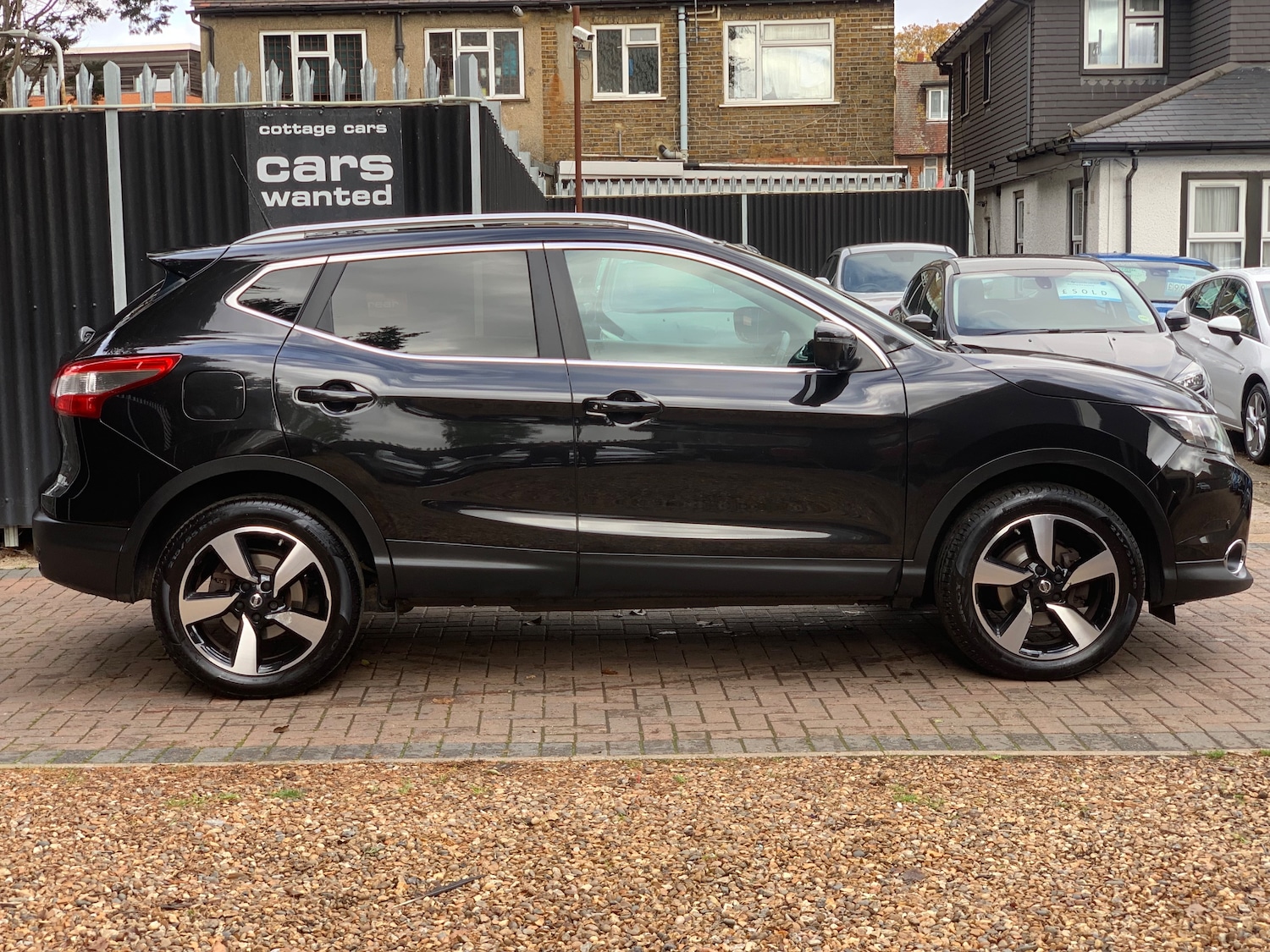 Used Nissan Qashqai 2016 for sale - 76330373: Photo 2