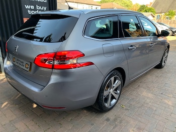 Used Peugeot 308 2018 for sale - 75537506: Photo