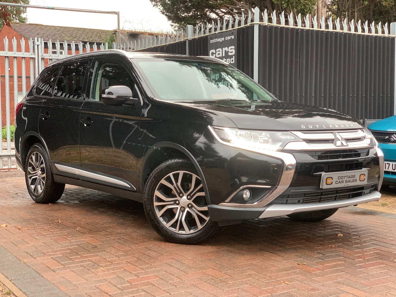Used Mitsubishi Outlander 2018 for sale - 76357798: Photo 1