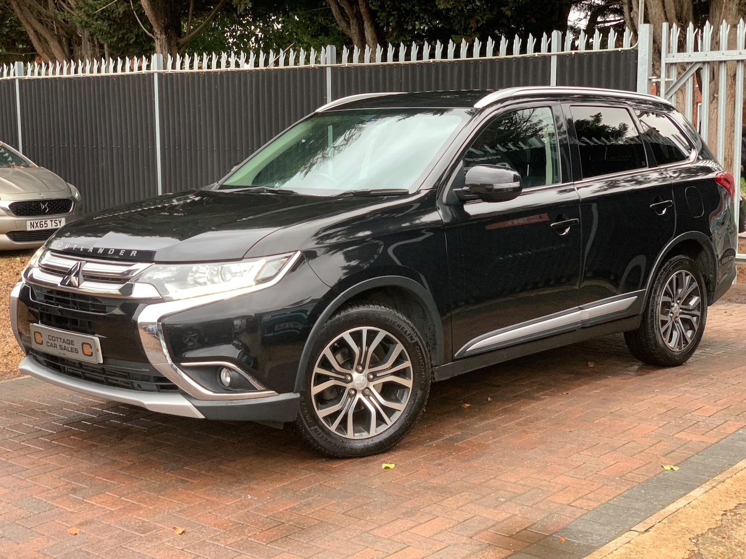 Used Mitsubishi Outlander 2018 for sale - 76357798: Photo 3