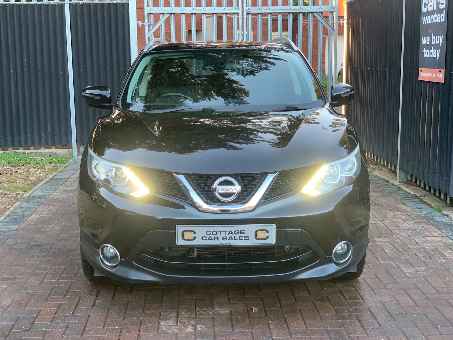 Used Nissan Qashqai 2015 for sale - 76368999: Photo 4
