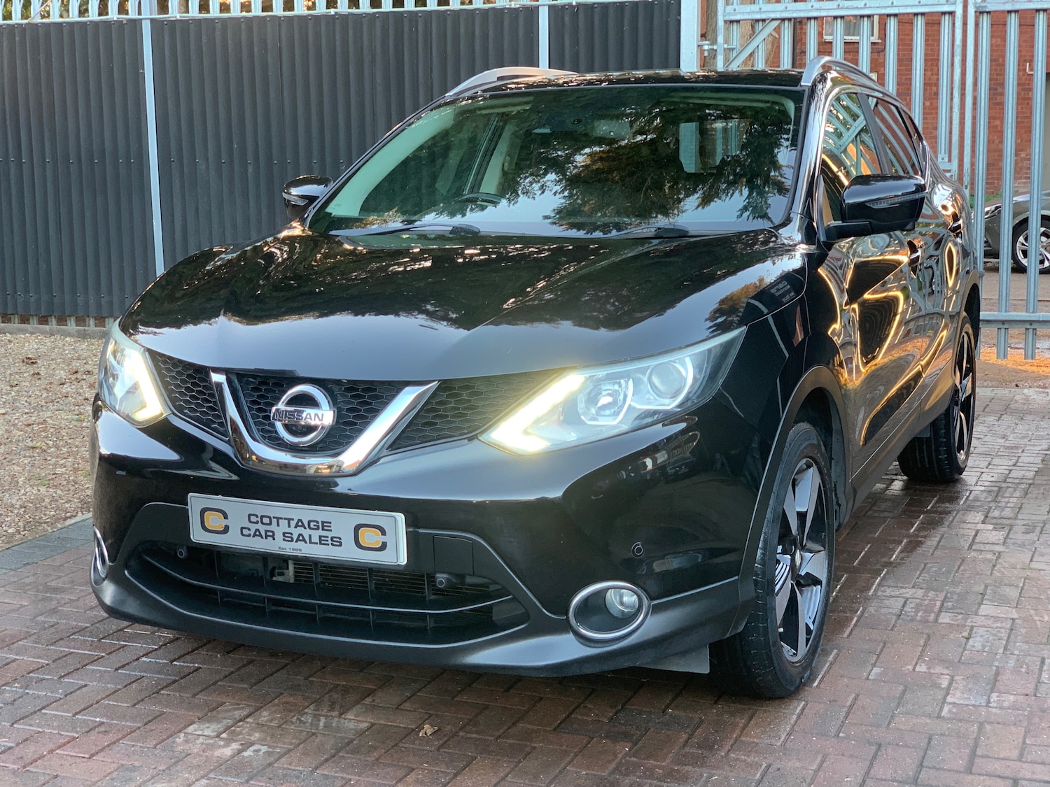 Used Nissan Qashqai 2015 for sale - 76368999: Photo 5