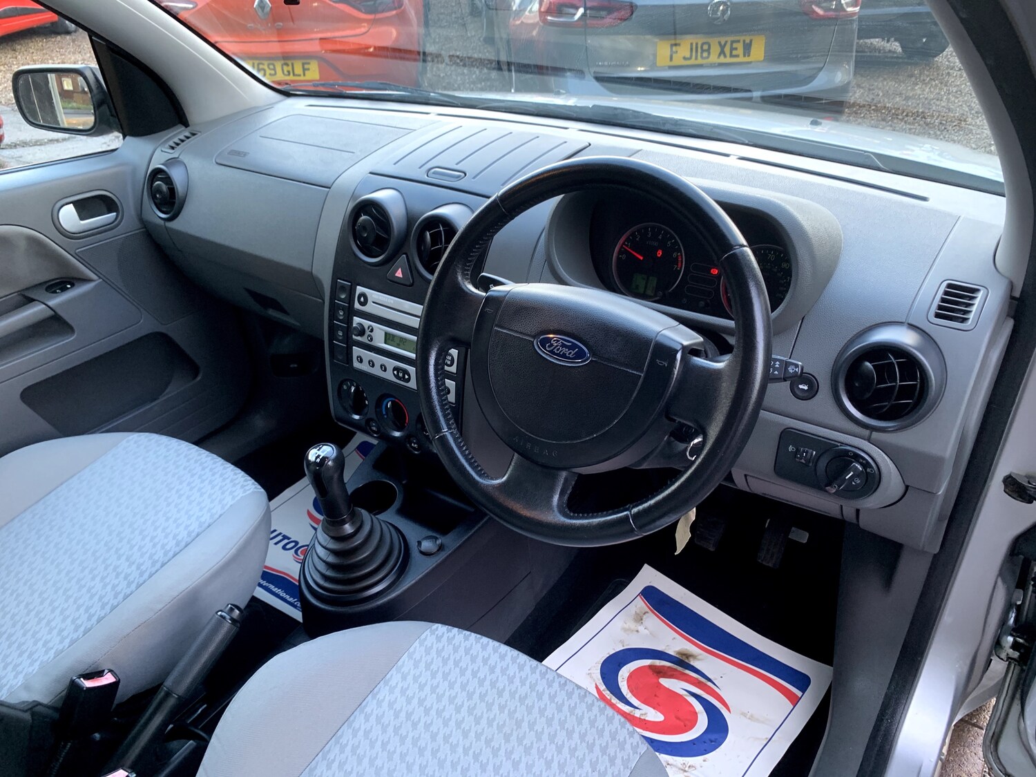 Used Ford Fusion 2004 for sale - 77692034: Photo 10