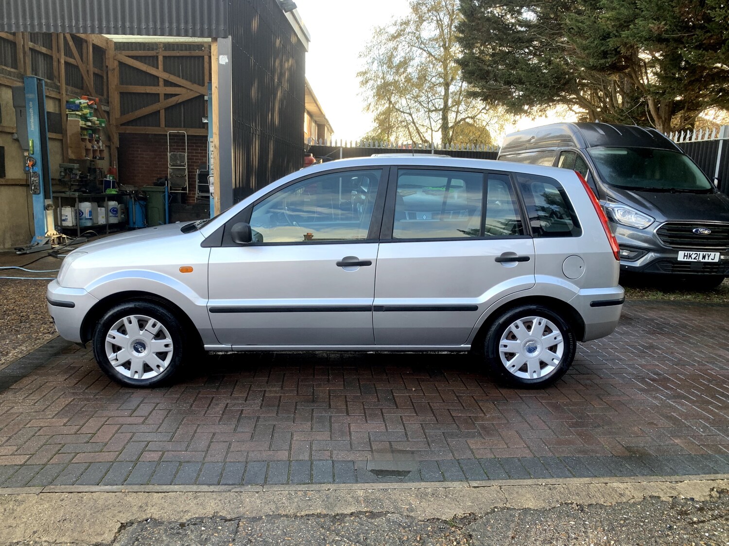 Used Ford Fusion 2004 for sale - 77692034: Photo 6