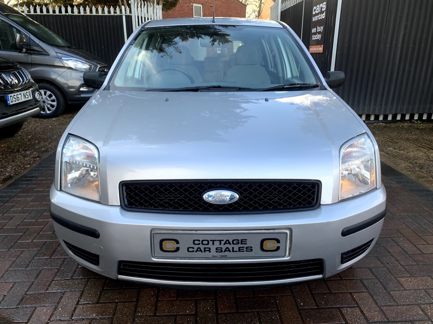 Used Ford Fusion 2004 for sale - 77692034: Photo 8