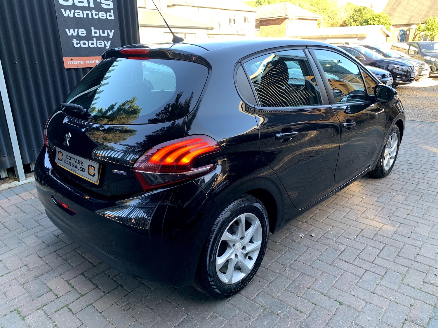 Used Peugeot 208 2016 for sale - 76386756: Photo 3