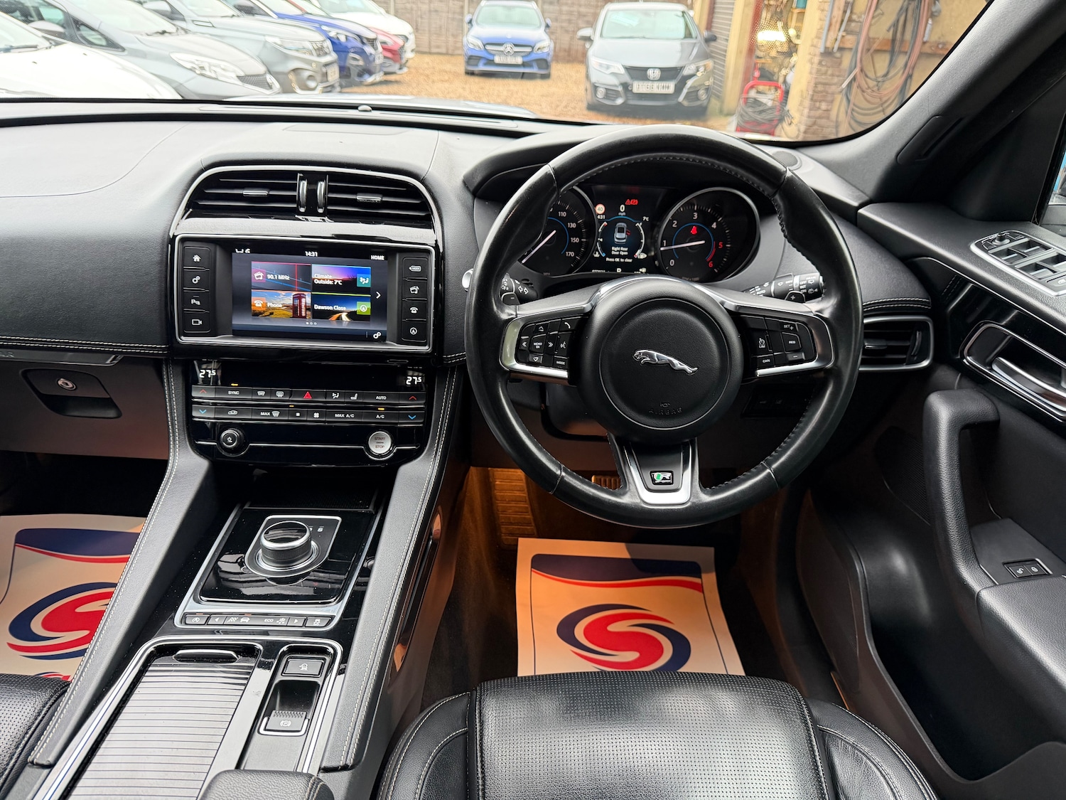 Used Jaguar F-Pace 2017 for sale - 76836579: Photo 17