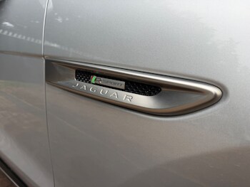 Used Jaguar F-Pace 2017 for sale - 76836579: Photo