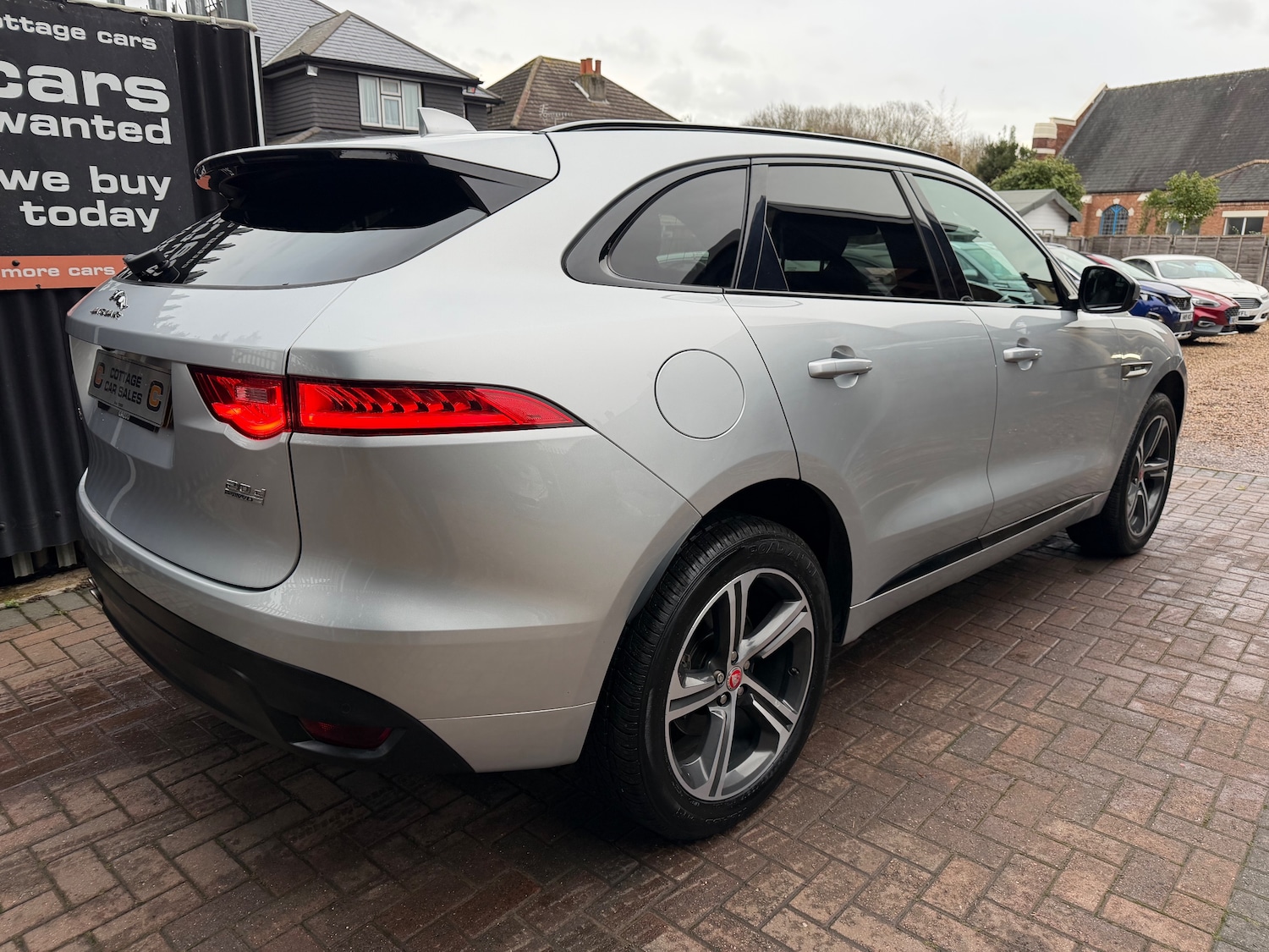 Used Jaguar F-Pace 2017 for sale - 76836579: Photo 5