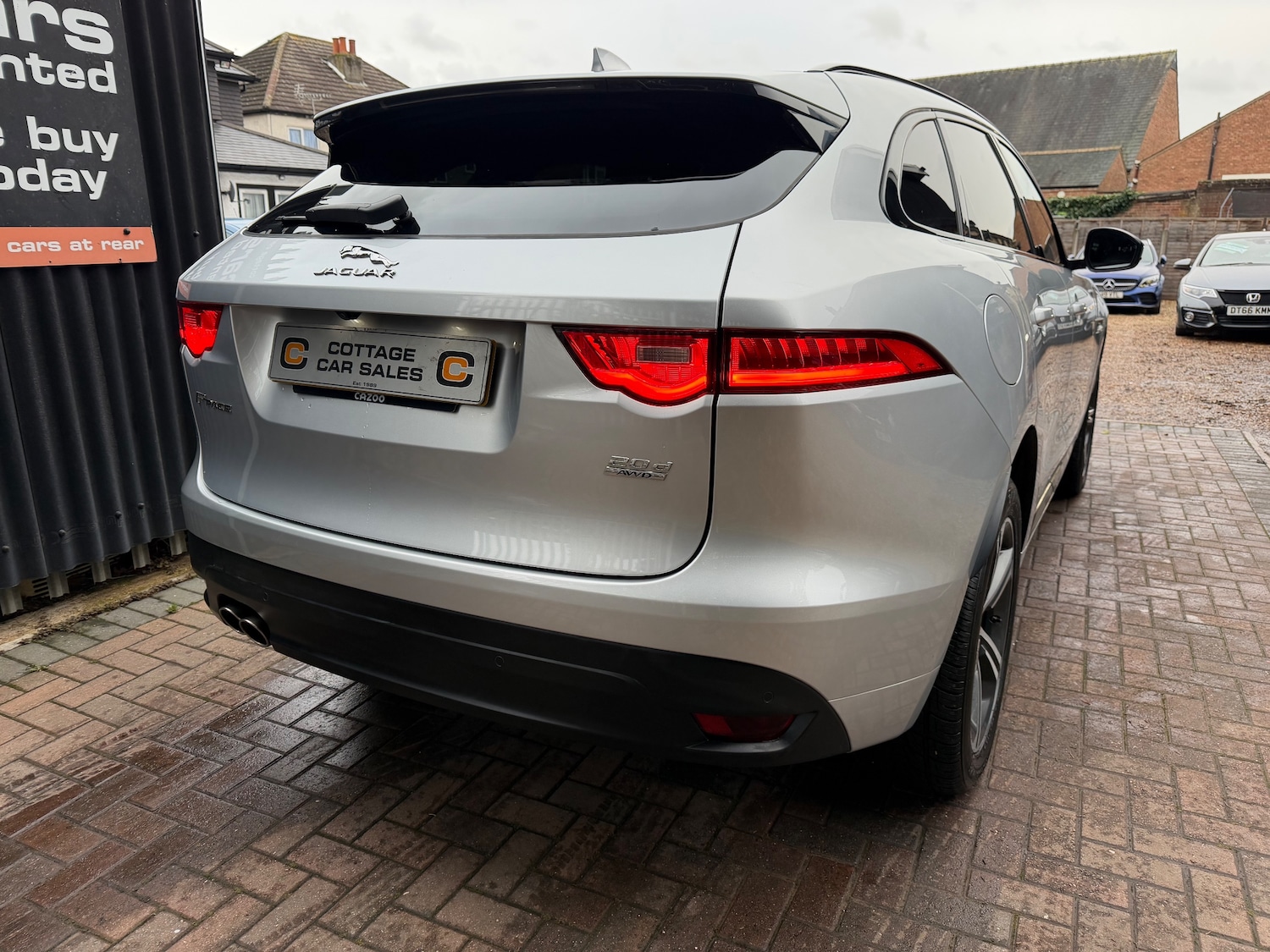 Used Jaguar F-Pace 2017 for sale - 76836579: Photo 6