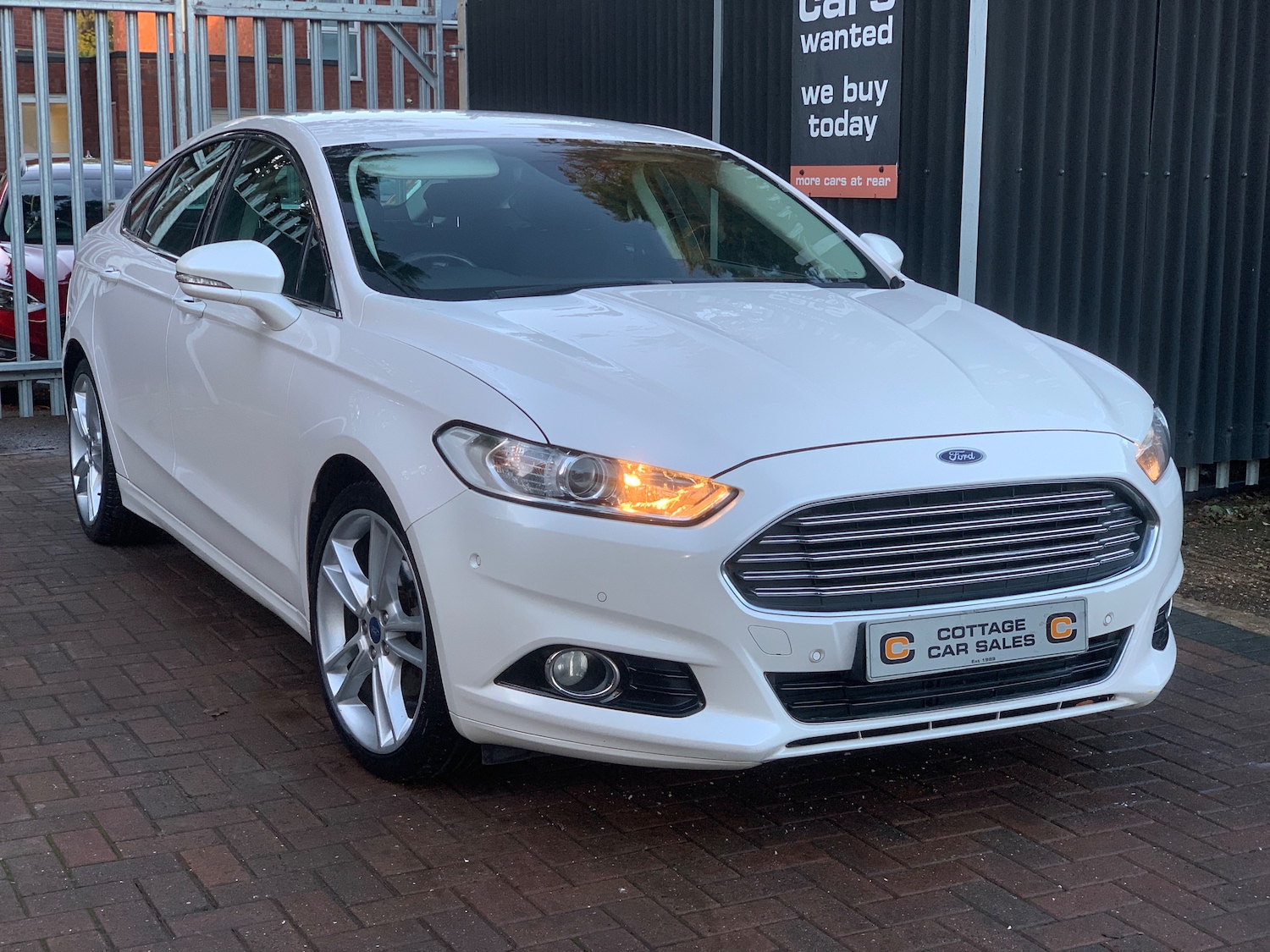 Used Ford Mondeo 2015 for sale - 76792429: Photo 1