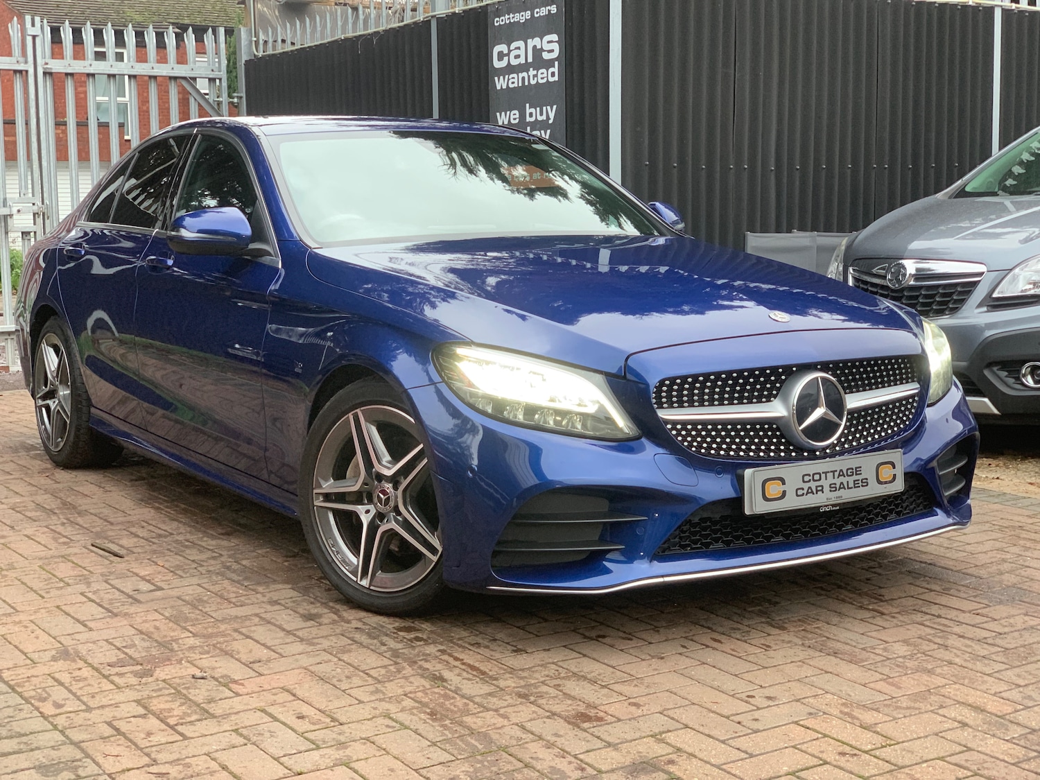 Used Mercedes-Benz C Class 2019 for sale - 76590665: Photo 1