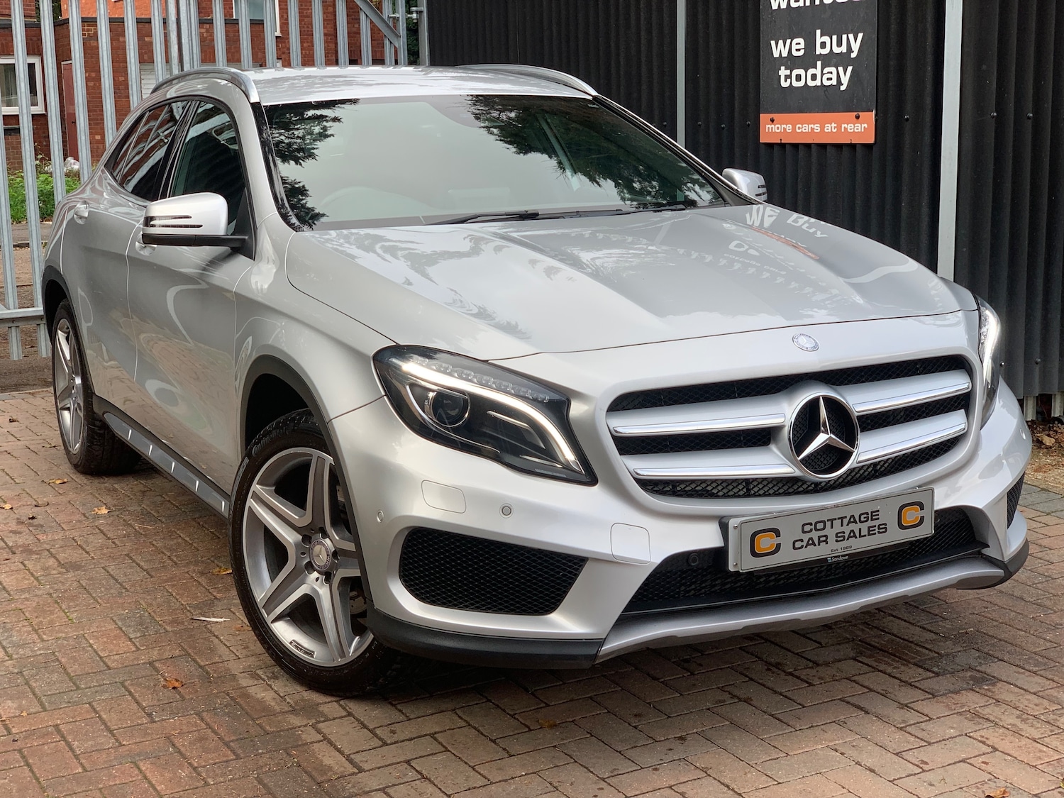 Used Mercedes-Benz GLA 2017 for sale - 76334579: Photo 1