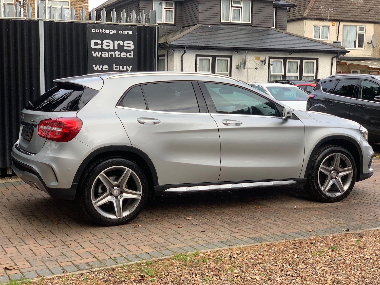 Used Mercedes-Benz GLA 2017 for sale - 76334579: Photo 3