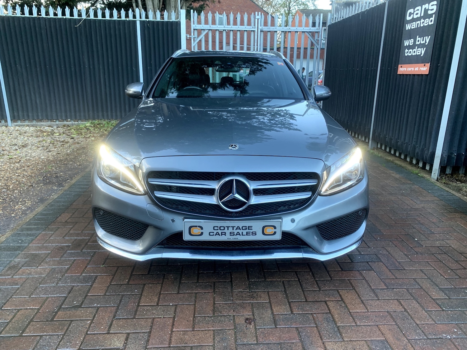 Used Mercedes-Benz C Class 2018 for sale - 76909258: Photo 4