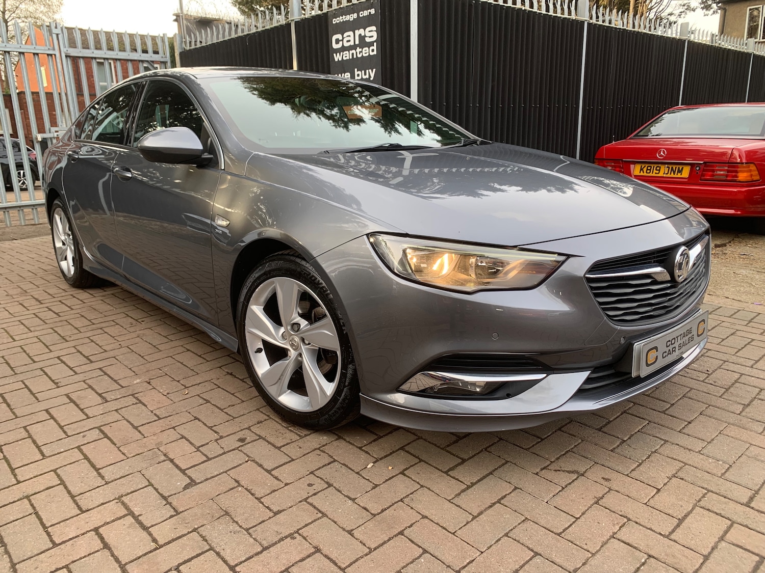 Used Vauxhall Insignia 2019 for sale - 77557337: Photo 2
