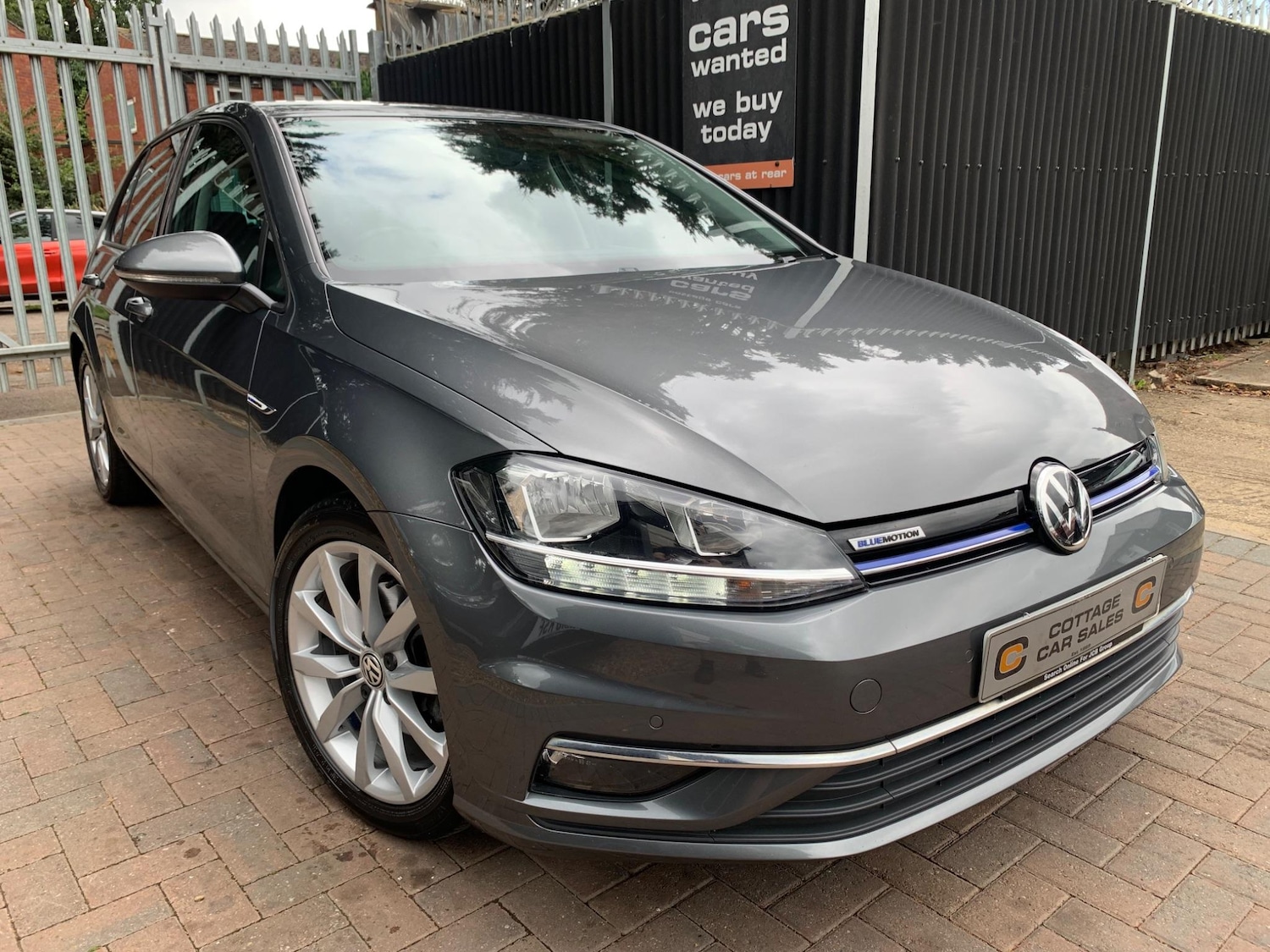 Used Volkswagen Golf 2018 for sale - 76067303: Photo 2