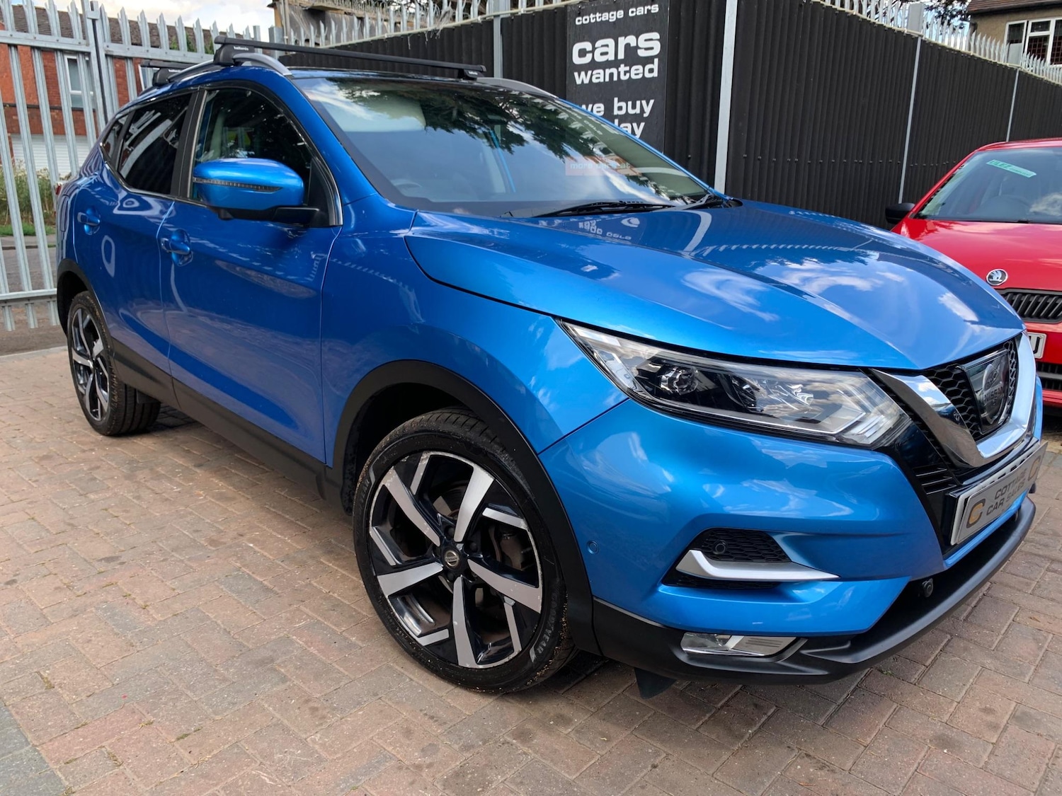 Used Nissan Qashqai 2017 for sale - 76067302: Photo 2