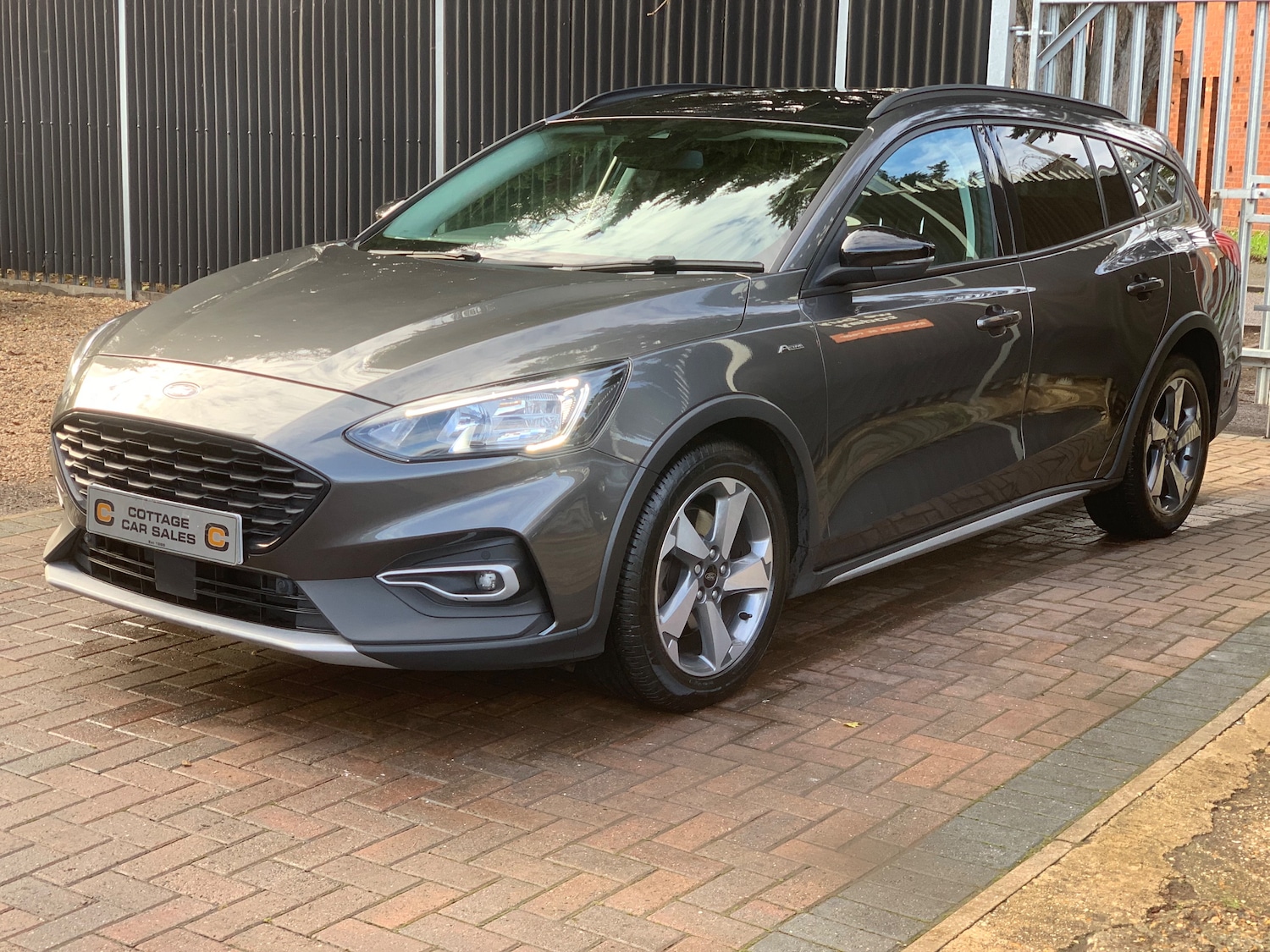 Used Ford Focus 2020 for sale - 76836578: Photo 3