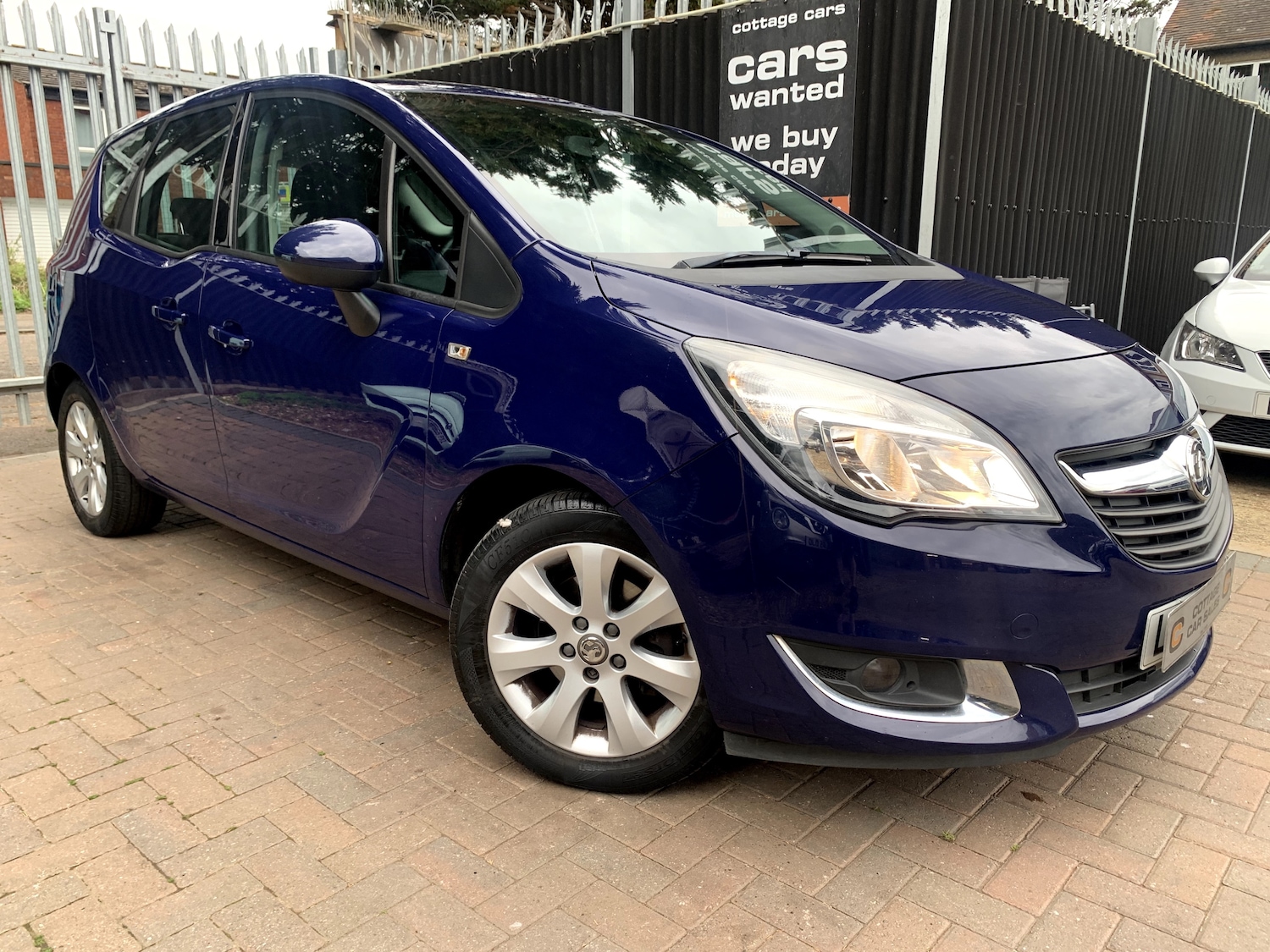 Used Vauxhall Meriva 2016 for sale - 76067307: Photo 2