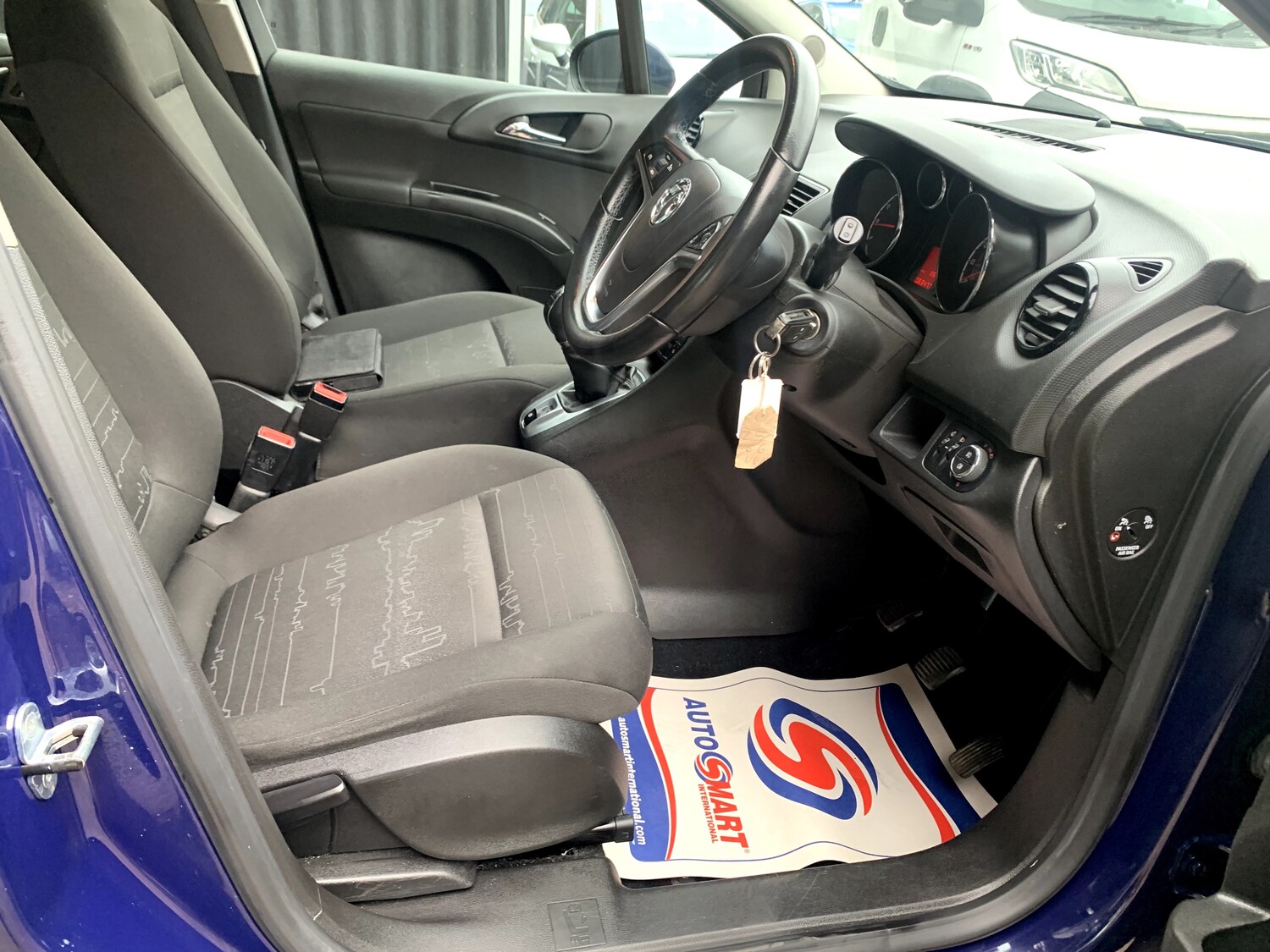 Used Vauxhall Meriva 2016 for sale - 76067307: Photo 8