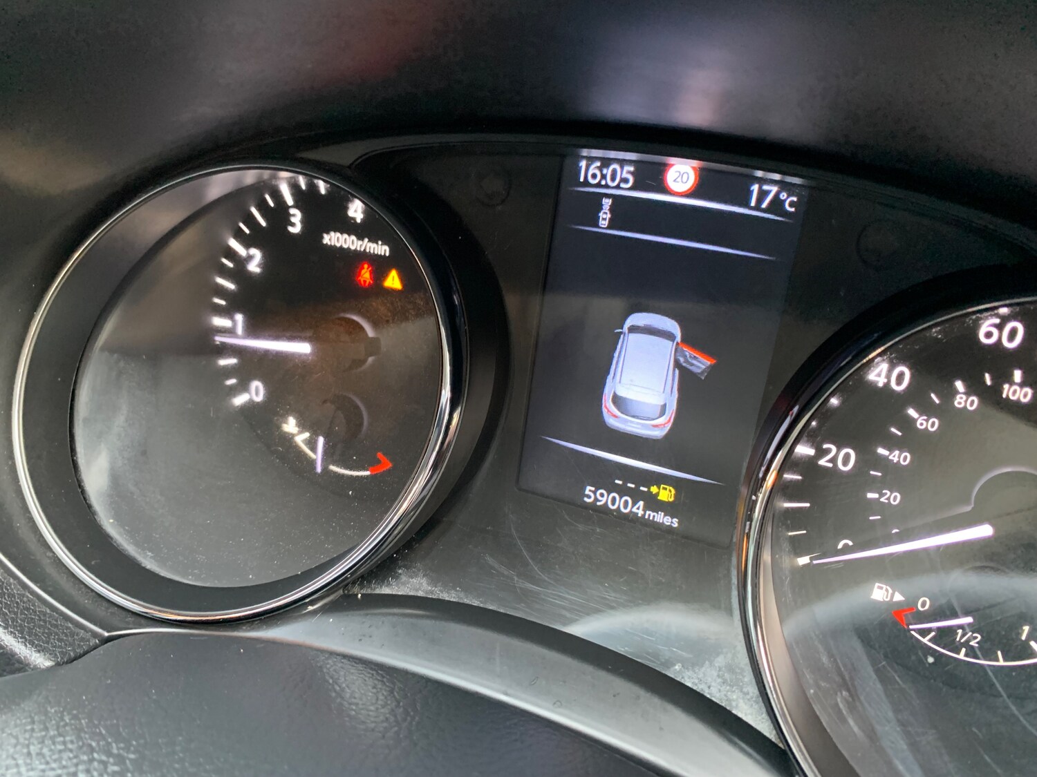 Used Nissan Qashqai 2016 for sale - 77764265: Photo 10