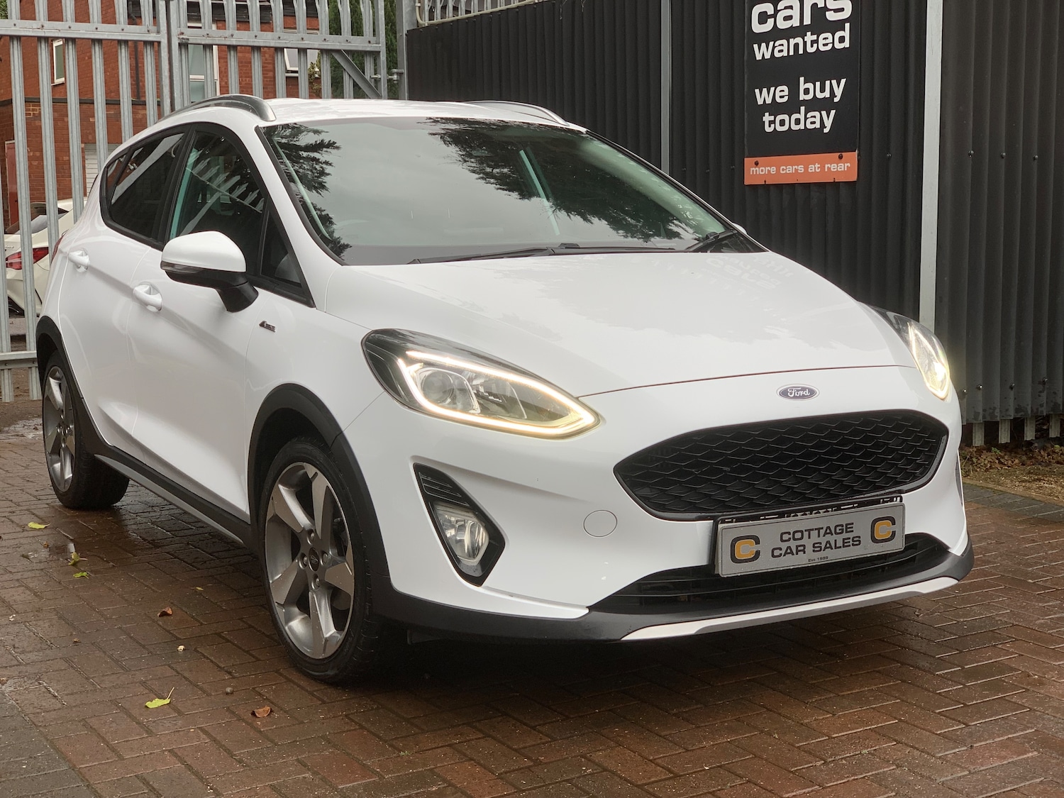 Used Ford Fiesta 2018 for sale - 76750857: Photo 1