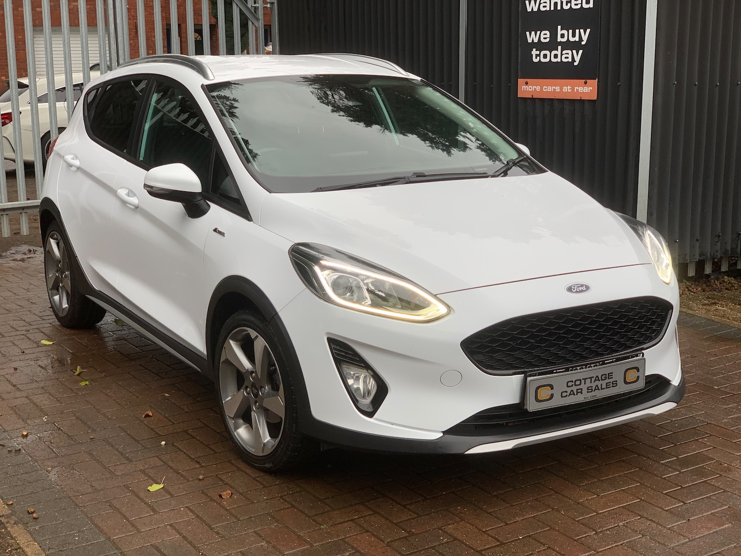 Used Ford Fiesta 2018 for sale - 76750857: Photo 2