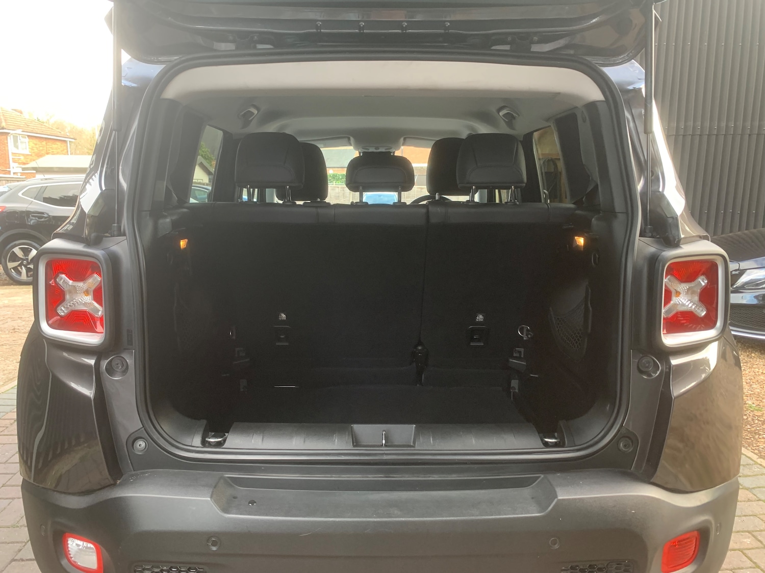 Used Jeep Renegade 2018 for sale - 76697801: Photo 5