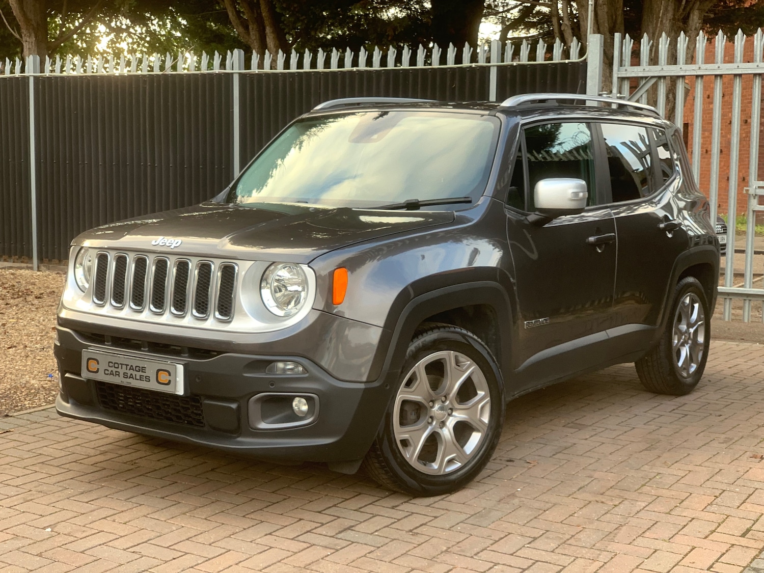 Used Jeep Renegade 2018 for sale - 76697801: Photo 7