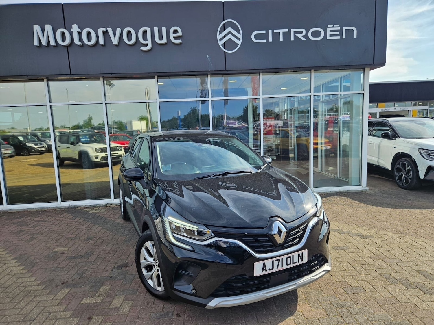 Used Renault Captur 2022 for sale - 76533829: Photo 1