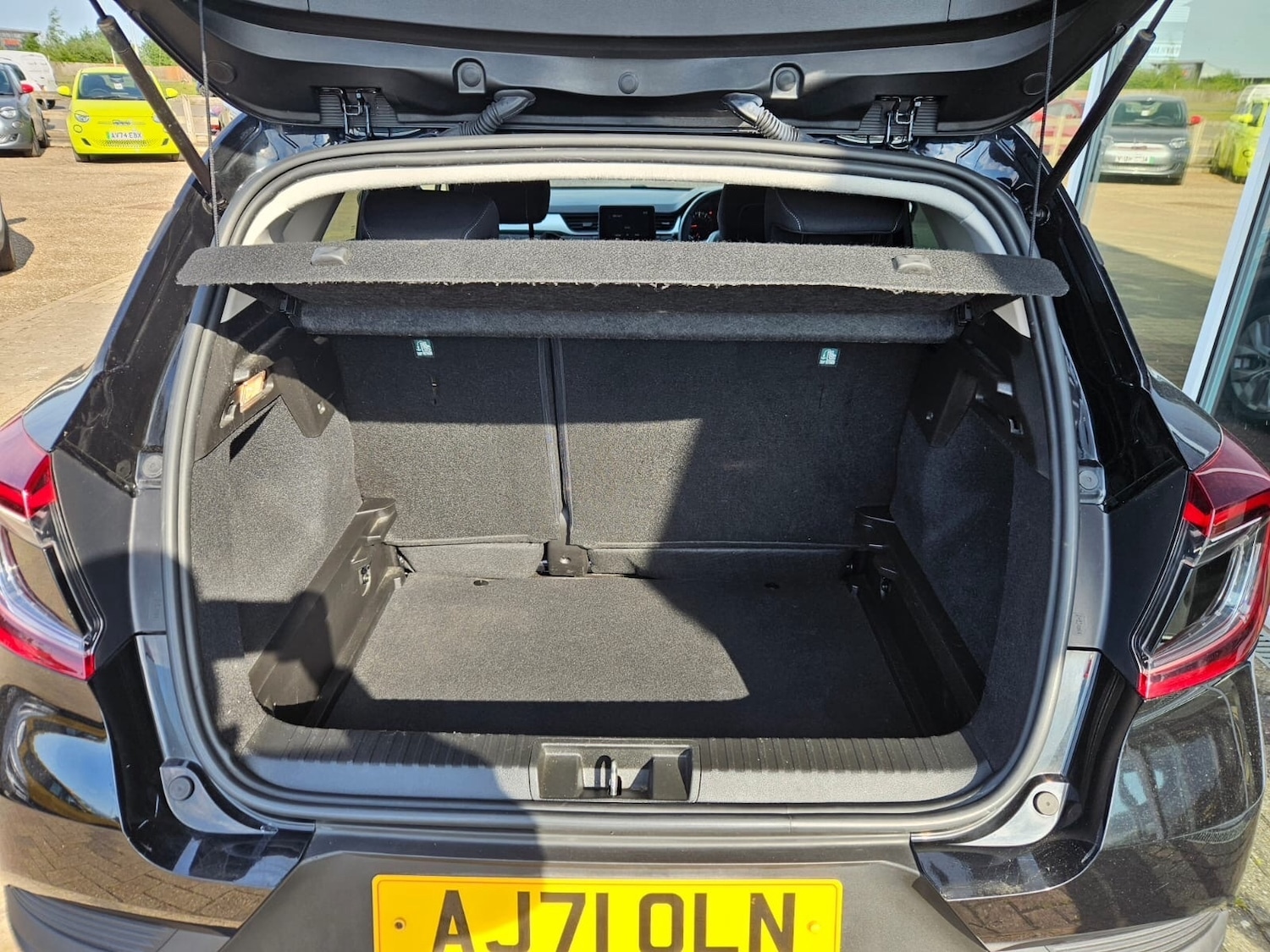 Used Renault Captur 2022 for sale - 76533829: Photo 28