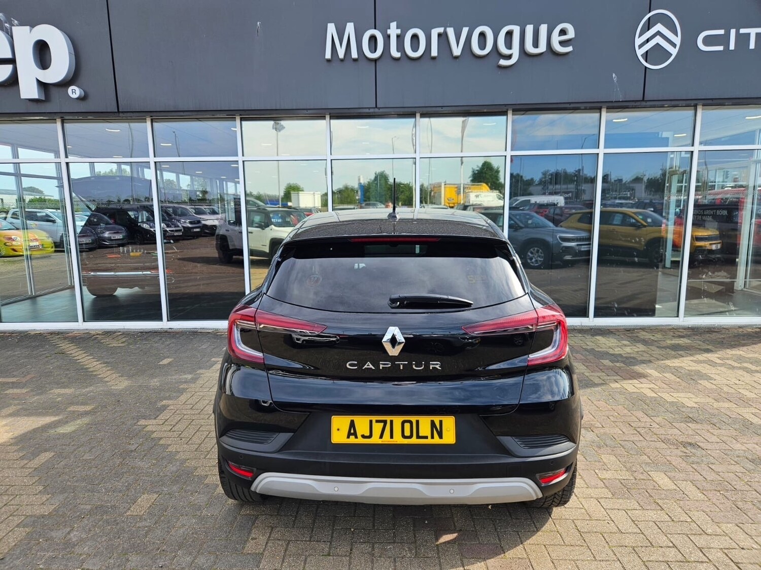 Used Renault Captur 2022 for sale - 76533829: Photo 3