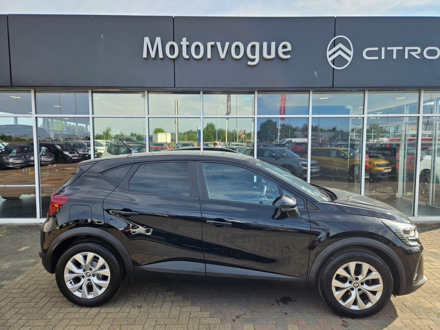 Used Renault Captur 2022 for sale - 76533829: Photo 4
