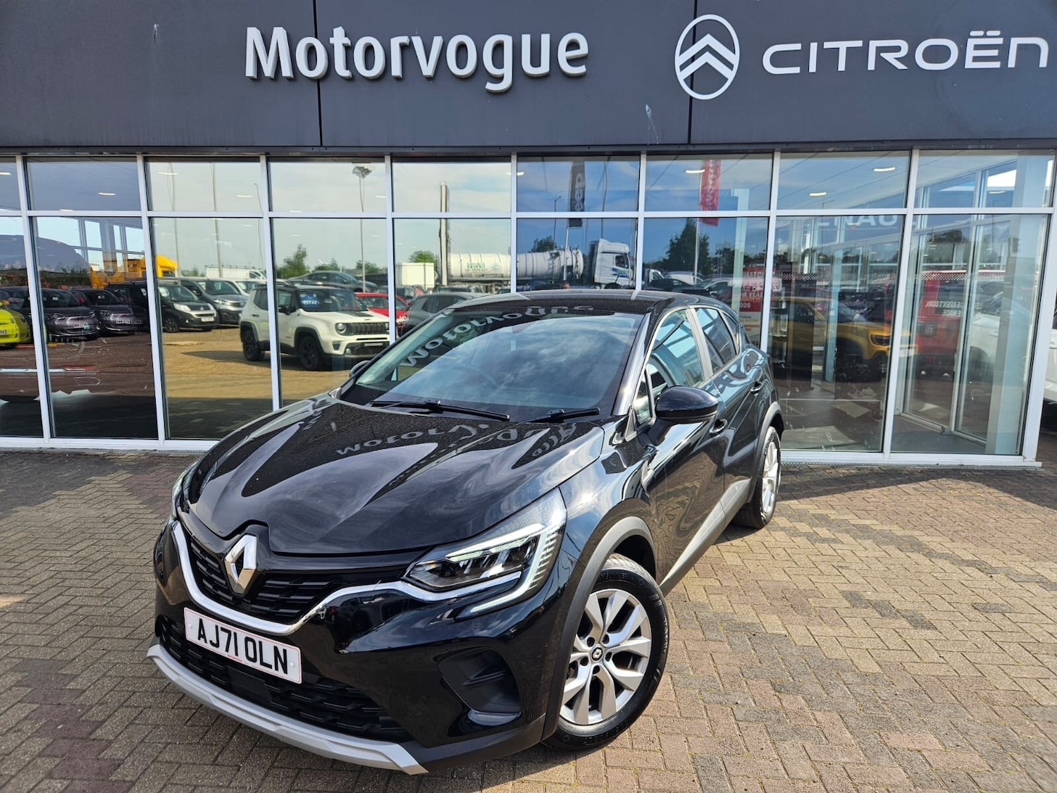 Used Renault Captur 2022 for sale - 76533829: Photo 5